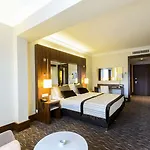 阿菲永伊克巴尔温泉酒店 5*