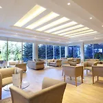 阿菲永伊克巴尔温泉酒店