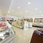 阿菲永伊克巴尔温泉酒店 度假村
